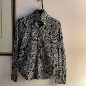 Ralph Lauren paisley button down women’s shirt. Size small.